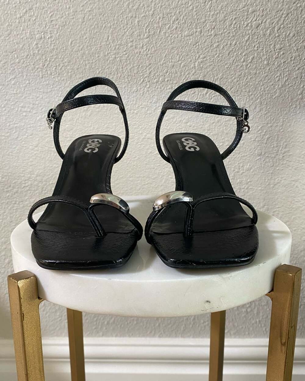 GBG Los Angeles Kitten Heel Sandals Size 8.5 Black Animal Print - Picture 3 of 8